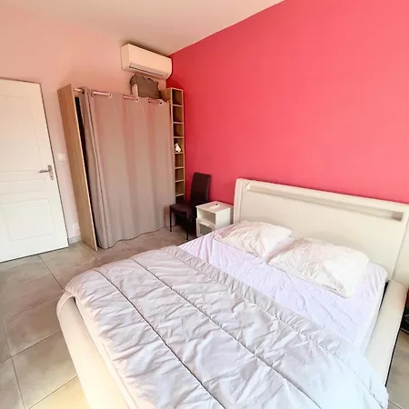 La Maison De Rose Lägenhet *
